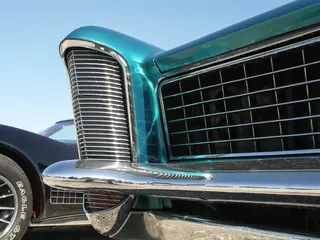 Versteckte Scheinwerfer eines 1965 Buick Riviera Gran Sport