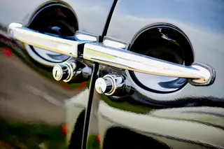 Türgriffe eines BMW 502 von 1952, genannt Barockengel