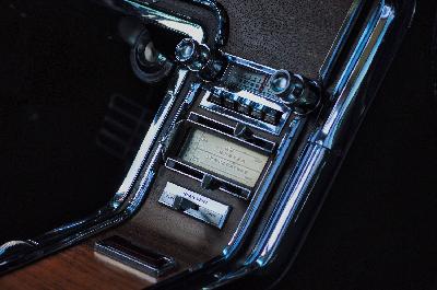 Foto: Werner Pietschmann Mittelkonsole eines 1964 Ford Thunderbird